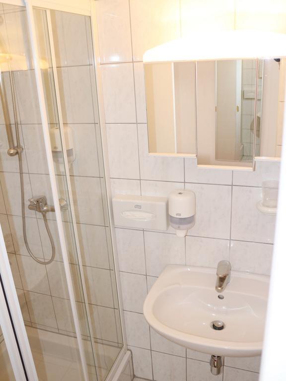 Hotel Gasthof Kasino Villach Room photo